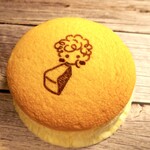 平田製菓 - 料理写真:あっさり朝食にもパクパク食べやすいスフレチーズケーキです。