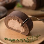 チョコロールケーキ　カット