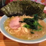 らーめん家 政 - クーポン海苔は中毒になります
      今月5訪問目^_^;
      今日はライトなスープでした