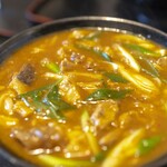 やまびこ弁天 - Wカレーうどん（牛すじ入り1,030円）＋麺半玉追加（70円）＝1,100円。