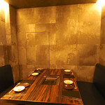 梅田お初天神大人の神戸牛焼肉 - テーブル席