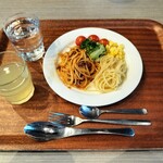 ヴィラフォンテーヌ グランド 東京汐留 - ボロネーゼ・あさり味が良く効いたボンゴレビアンコ・サラダ