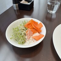 フレンチ キッチン - ベジファースト｡キアヌ入りのドレッシングがキラキラ｡