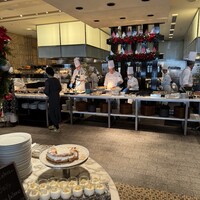 フレンチ キッチン - 胸踊らせ〝いざ！ブッフェカウンター‼︎〟