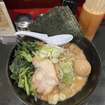 らあめん 万咲 - 豚骨味噌　特大　麺固め味濃いめ油普通