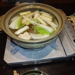 やっちろ - 豚しゃぶ　　締めは讃岐うどん　　　出汁が独特　鹿児島の方で食べられるやり方らしい　スープの元を買ってきたけどこの味にはなりませんでした