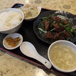 志峰飯店 - レバニラ定食