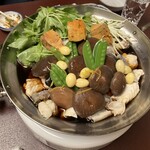 いせ源 - 先程の肝がさらに追加され、出汁の旨いこと旨いこと