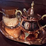 皇琲亭 - 卓上の器がとても綺麗