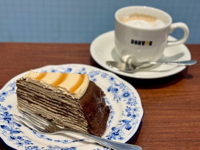 DOUTOR COFFEE Shinjuku Building Ten