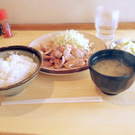 生姜焼き定食７００円