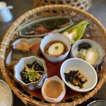 懐石宿  潮里 - 満足な朝ごはんは種類が豊富で嬉しい