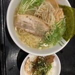 香味徳  銀座店 - ランチA(800円ラーメン大盛+ミニ豚丼)