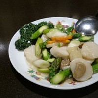 菜香新館 - ホタテとブロッコリー炒め(アスパラに変更)