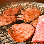 焼肉工房 但馬屋 - 炭火で焼く自慢のお肉