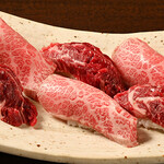 焼肉工房 但馬屋 - 上ロースと上カルビのお寿司