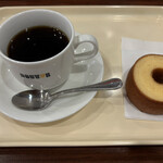 ドトールコーヒーショップ - 料理写真:アメリカン（ショート）、ふんわりバウムクーヘン