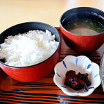 今治カントリー倶楽部 - ご飯、味噌汁、漬物