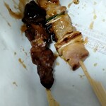 鶏太郎 - 料理写真:肝串（左）