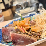 鉄板と炭火 居酒屋 ぐり - カツオ炭火タタキ