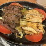 エルトリート 池袋西口店 - チキン＆ビーフファヒータ