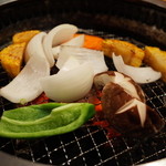 炭焼 金竜山 - 野菜たち焼き中 2014.5.1X