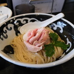 弘明寺丿貫 - 牡蠣のつけ蕎麦の麺のどんぶり