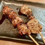 やきとりととうふ・なか仲 - 料理写真:レバー(たれ)、心臓(たれ)