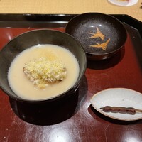 青蓮院門跡前 月おか - 白味噌のお椀　上に栗