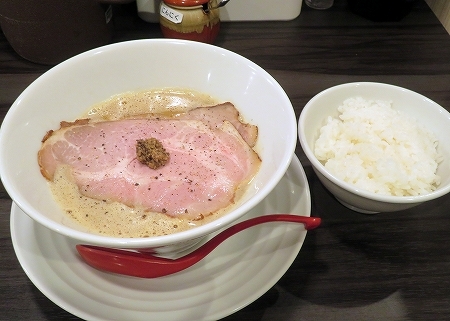 閉店】淡麗豚骨 TSUCHINOTOMI （【旧店名】ラーメン 邪道と外道