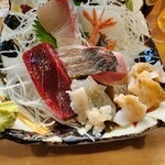 えび寿し - 刺身の盛り合わせ   カンパチ  マグロ  ヒラメの昆布〆  ばい貝 アジ 甘エビ 
