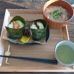 夢舞 - 料理写真:お結び(漬物・味噌汁付)
