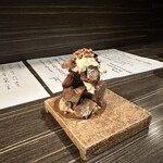 耳 - 栗とクリームチーズ蕎麦味噌和え950円