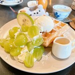 カサブランカ - シャインマスカットワッフル 1500円