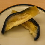 銀座 鮨青木 - 茄子の糠漬け