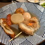 金沢おでんと地酒・地魚 あなば - そしてお目当ての金沢おでんの盛り合わせの出来上がり。
 
ややあっさりとした優しい味の出汁のおでんです。