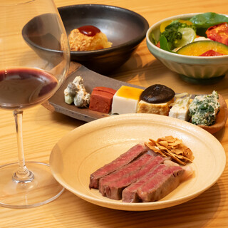 名物料理季節の京都料理の前菜がおすすめ。コース料理に含まる