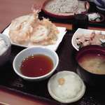 Tendon Tenya - 天ぷら定食（税抜　６８０円）＋サービス蓮根