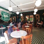 ラルフズ コーヒー - 入り口からの店内