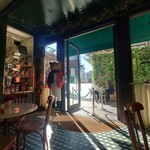 ラルフズ コーヒー 表参道 - 店内から