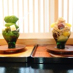 無碍山房 京都髙島屋店 - 左：濃い抹茶パフェ　右：モンブランパフェ