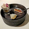 ホテルグランバッハ熱海クレッシェンド - アミューズ（手前から時計回りに、里芋ガレットと釜揚げシラス、牛蒡のムース、鮪の最中）