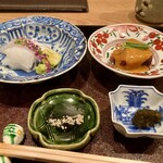 茜坂大沼 - ●お造り「気仙沼産戻り鰹の藁焼きと卵黄醤油」「長崎県産アオリイカ」「明石の天然鯛」