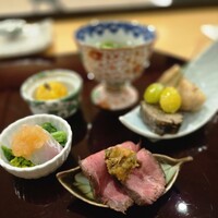 肉割烹 赤坂ゆうが - お膳に分けても、美しい✨