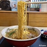 かむら屋 - みそラーメンの麺は細ちぢれ麺