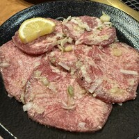 ホルモン焼肉 富や 栄店 - 