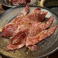 ホルモン焼肉 富や 栄店 - 