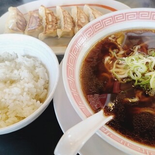 ラーメン赤猫 ほてり ラーメン全種＆ビールジョッキセット 