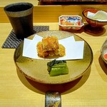 鮨 一 - しゃこの天ぷらと野沢菜漬け