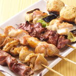金陵本店 - 自慢の逸品。炭で焼き上げたジューシーな「串焼」